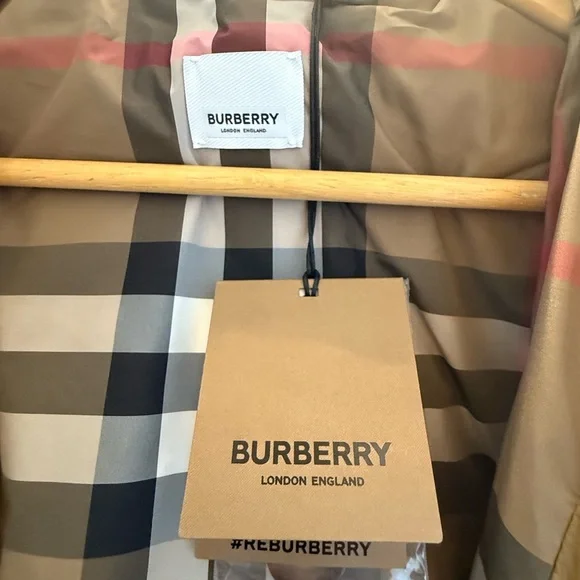 Burberry Tan Puffer Jacket - Picture 7 of 7